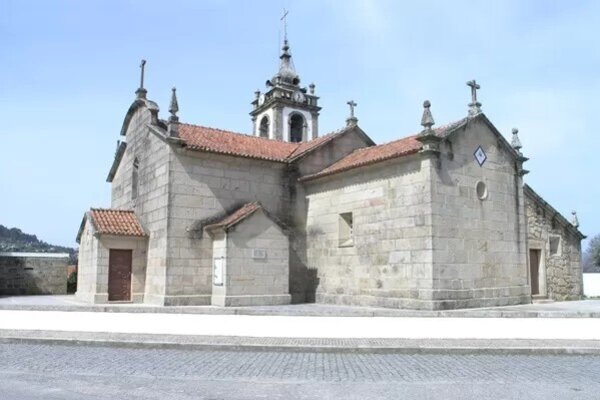 igreja_paroquial_de_st_leocdia_1