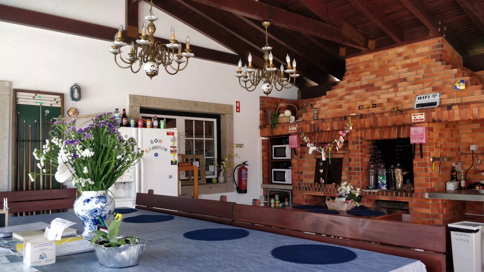 albergue_casa_da_crolina_cozinha1_scaled_e1670845817486