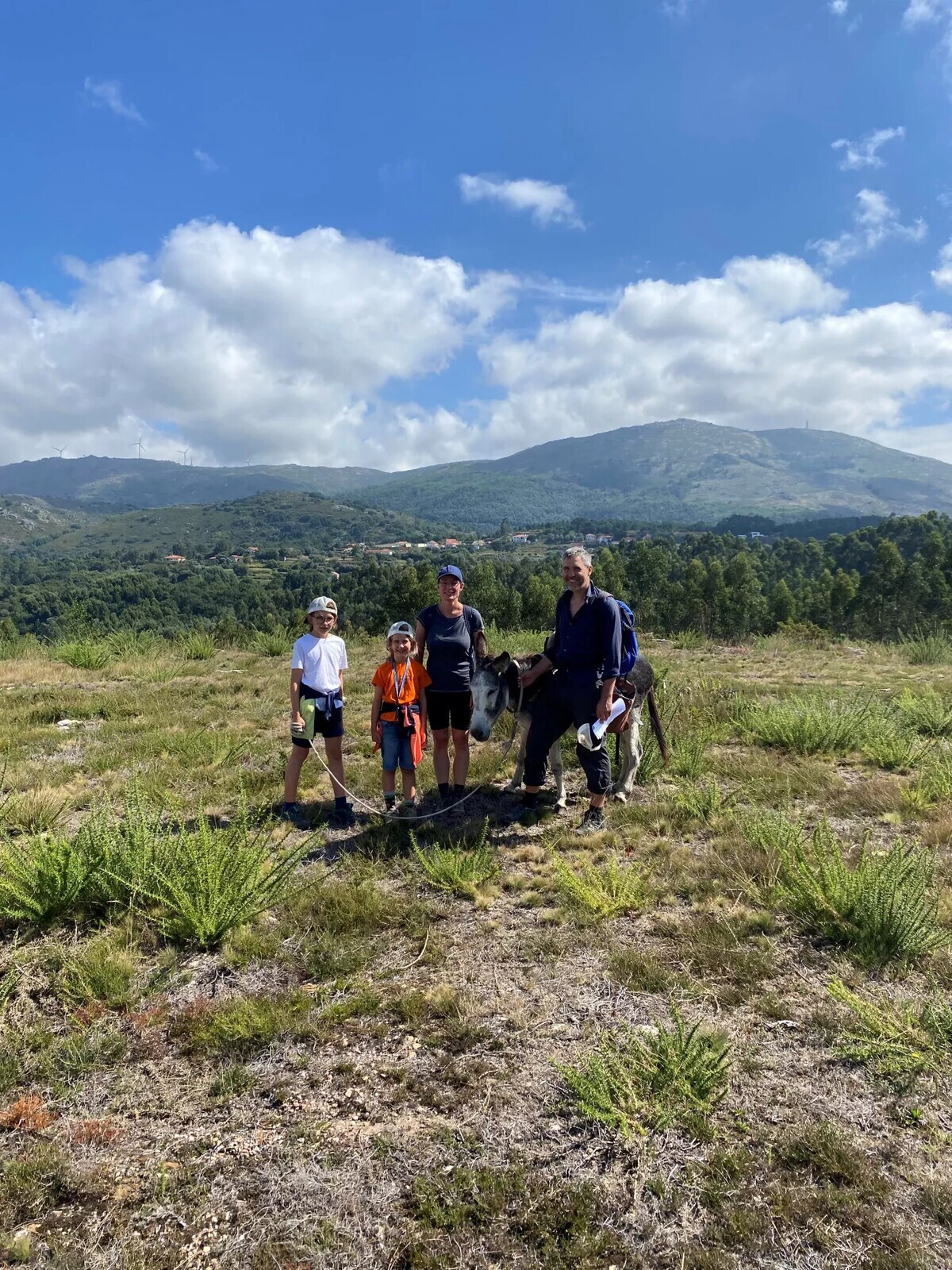 trilho_pincho_com_burro_serra_de_arga_montaria